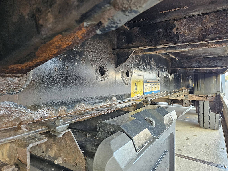 Gesloten oplegger Krone KLEIDERKOFFER: afbeelding 7 Gesloten oplegger Krone KLEIDERKOFFER: afbeelding 7