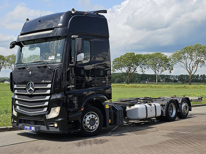 Mercedes-Benz ACTROS 2540 GIGASPACE 6X2 - Containertransporter/ Wissellaadbak vrachtwagen: afbeelding 2 Mercedes-Benz ACTROS 2540 GIGASPACE 6X2 - Containertransporter/ Wissellaadbak vrachtwagen: afbeelding 2