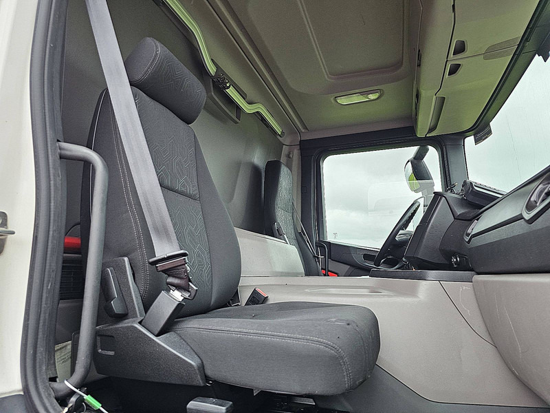 Koelwagen vrachtwagen Scania P320: afbeelding 7