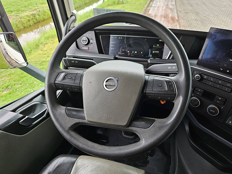Interieur foto 2: Trekker Volvo FH 500 FH5 6X2 STEERED PTO