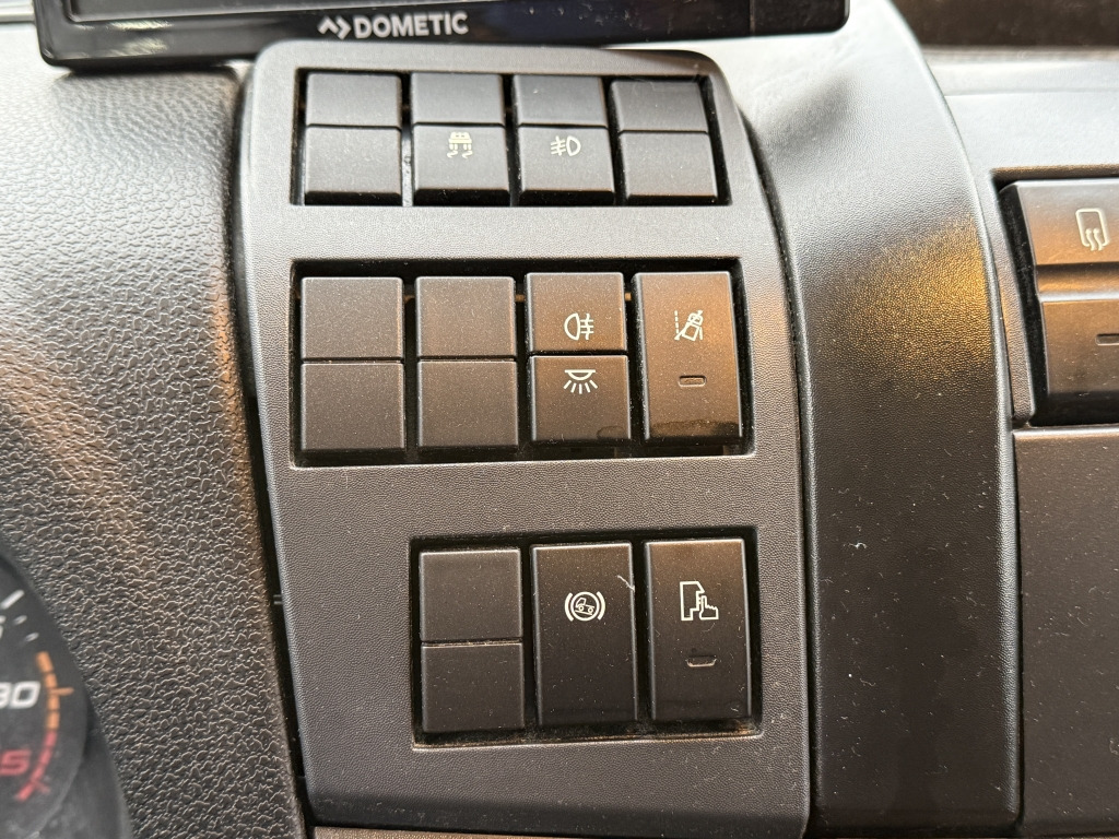 Iveco EC ML120E21/P CNG Erdgas Klima 7,2m Koff LBW+Tür - Bakwagen: afbeelding 3 Iveco EC ML120E21/P CNG Erdgas Klima 7,2m Koff LBW+Tür - Bakwagen: afbeelding 3