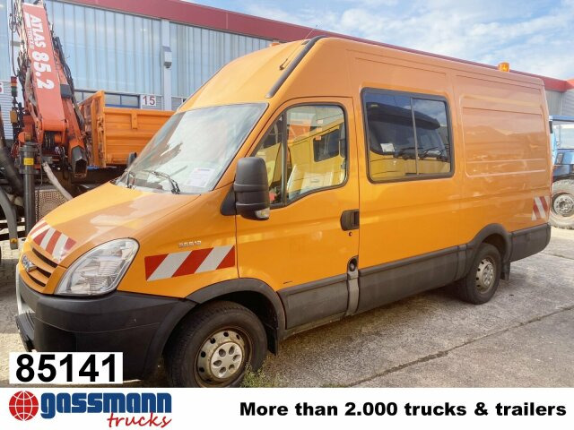 Iveco Daily 35S12 2,3 HPI 4x2, 8 Sitzplätze - Touringcar: afbeelding 1 Iveco Daily 35S12 2,3 HPI 4x2, 8 Sitzplätze - Touringcar: afbeelding 1