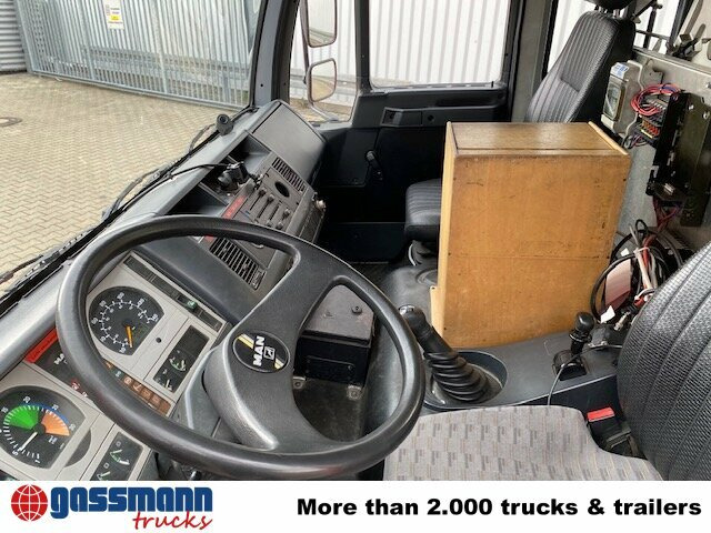 MAN 10.224 LC 4x2 BB Doka, TLF16/12, 6-Zylinder - Brandweerwagen: afbeelding 4 MAN 10.224 LC 4x2 BB Doka, TLF16/12, 6-Zylinder - Brandweerwagen: afbeelding 4