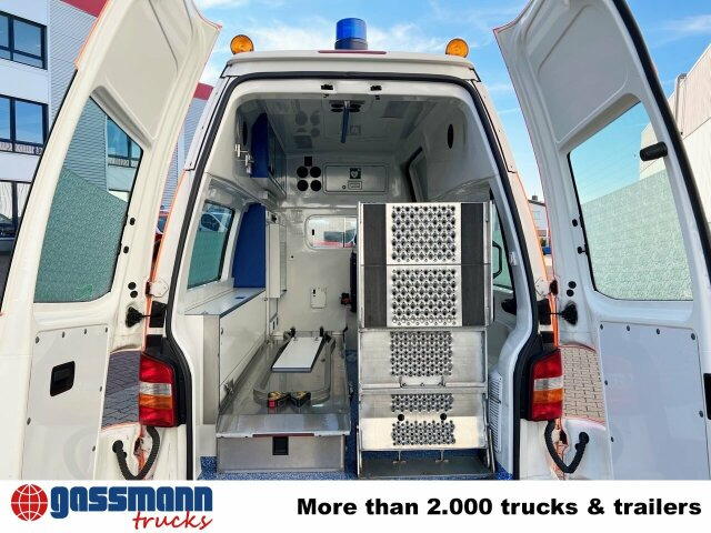 Volkswagen T5 2.5 TDI 4x2, Krankenwagen - Ambulance: afbeelding 2 Volkswagen T5 2.5 TDI 4x2, Krankenwagen - Ambulance: afbeelding 2
