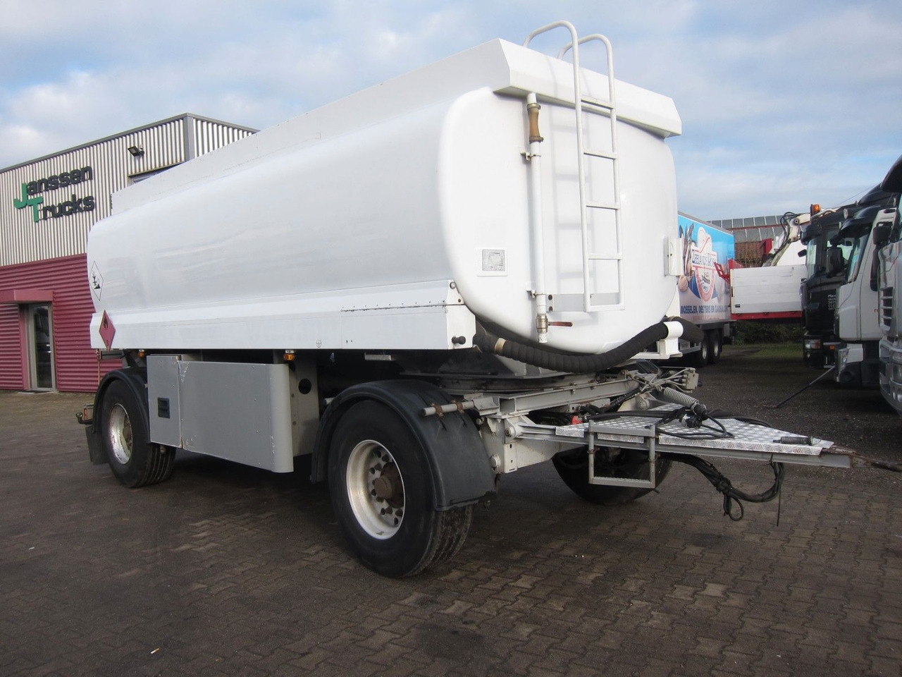 Lindner & Fischer 18400ltr 3 Kammern Oben-Unten - Tank aanhanger: afbeelding 1 Lindner & Fischer 18400ltr 3 Kammern Oben-Unten - Tank aanhanger: afbeelding 1