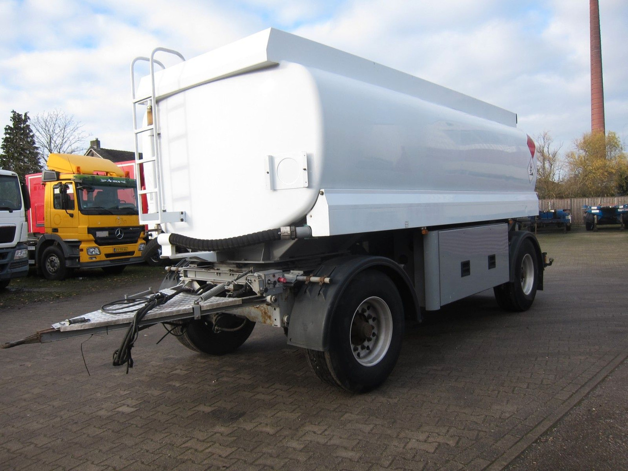 Lindner & Fischer 18400ltr 3 Kammern Oben-Unten - Tank aanhanger: afbeelding 3 Lindner & Fischer 18400ltr 3 Kammern Oben-Unten - Tank aanhanger: afbeelding 3