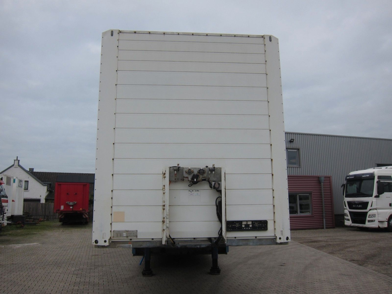 Schmitz Cargobull SKO 24 Iso-Koffer Doppelstock Lift Disc Top 2x - Gesloten oplegger: afbeelding 2 Schmitz Cargobull SKO 24 Iso-Koffer Doppelstock Lift Disc Top 2x - Gesloten oplegger: afbeelding 2