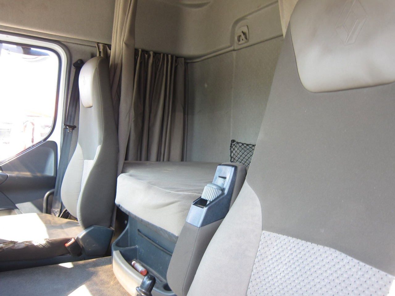 Trekker Renault Premium 440 DXI Steel/Air 623000km Belgian Truck: afbeelding 11 Trekker Renault Premium 440 DXI Steel/Air 623000km Belgian Truck: afbeelding 11