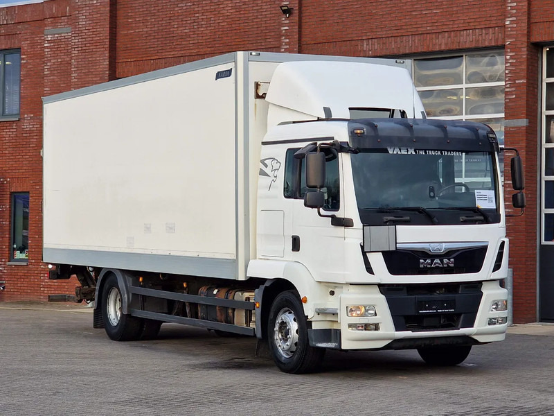 MAN TGM 18.340 4x2 - Sleepercab - Box with sidedoors - Loadlift - Full air - Euro 6 - Automatic - Bakwagen: afbeelding 1 MAN TGM 18.340 4x2 - Sleepercab - Box with sidedoors - Loadlift - Full air - Euro 6 - Automatic - Bakwagen: afbeelding 1