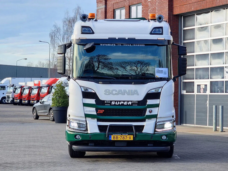 Scania G500 XT 8x4*4 - HMF 2820K Crane - AJK 20T Hooklift - Retarder - Full air - Like new - Kraanwagen: afbeelding 4 Scania G500 XT 8x4*4 - HMF 2820K Crane - AJK 20T Hooklift - Retarder - Full air - Like new - Kraanwagen: afbeelding 4