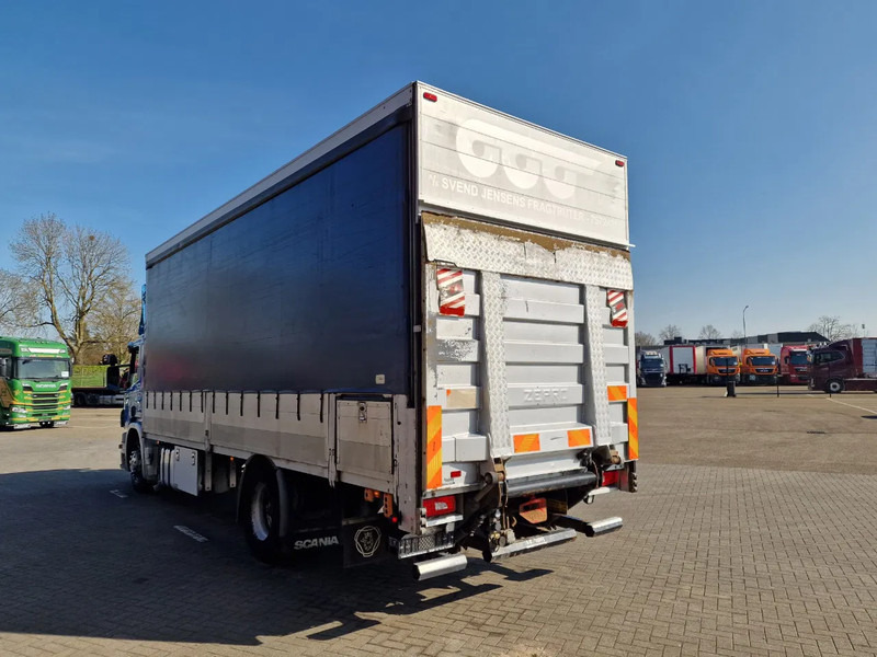 Scania P320 4x2 - Side boars - Loadlift - Full air - Navi - Schuifzeilen vrachtwagen: afbeelding 5 Scania P320 4x2 - Side boars - Loadlift - Full air - Navi - Schuifzeilen vrachtwagen: afbeelding 5