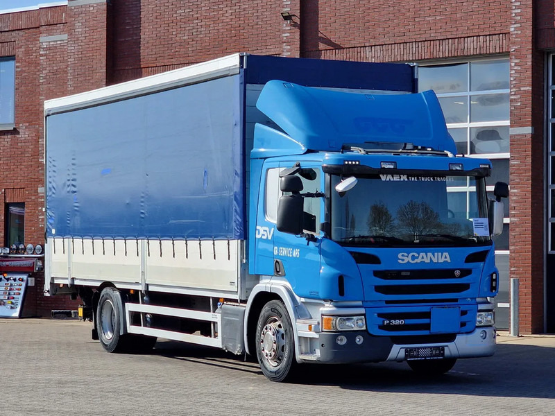 Scania P320 4x2 - Side boars - Loadlift - Full air - Navi - Schuifzeilen vrachtwagen: afbeelding 1 Scania P320 4x2 - Side boars - Loadlift - Full air - Navi - Schuifzeilen vrachtwagen: afbeelding 1