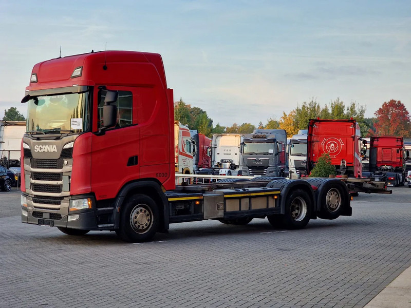 Scania S500 NGS Highline 6x2 - BDF - Full air - Navi - Retarder - Containertransporter/ Wissellaadbak vrachtwagen: afbeelding 3 Scania S500 NGS Highline 6x2 - BDF - Full air - Navi - Retarder - Containertransporter/ Wissellaadbak vrachtwagen: afbeelding 3