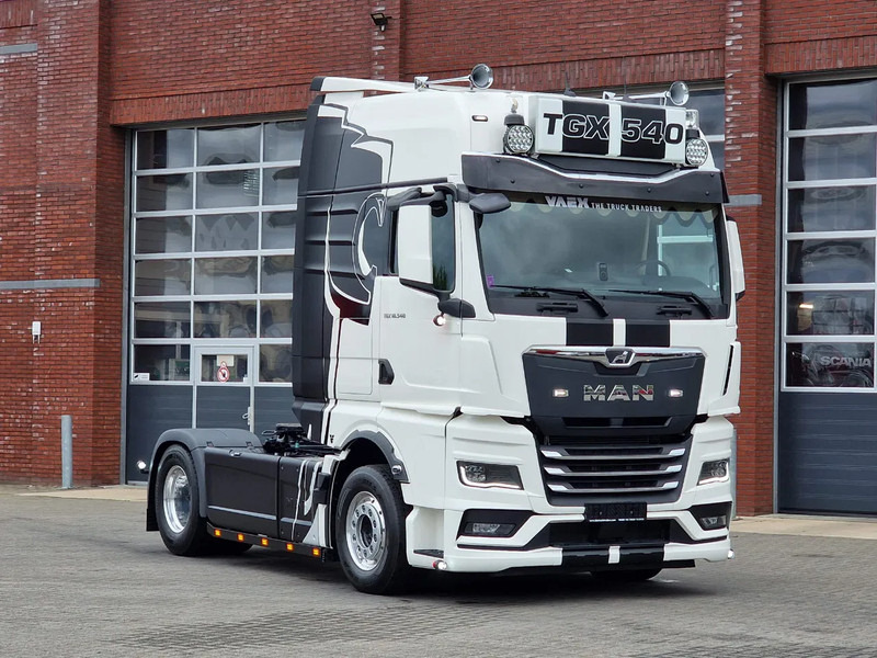 MAN TGX 18.540 GX - New - Retarder - Night clima - Alcoa - Show truck - Lightbar - - Trekker: afbeelding 1 MAN TGX 18.540 GX - New - Retarder - Night clima - Alcoa - Show truck - Lightbar - - Trekker: afbeelding 1