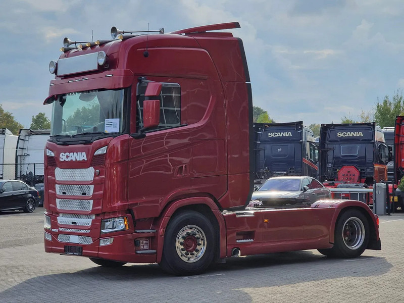 Scania S500 NGS Highline 4x2 - Retarder - Night clima - Full air - Custom interior - Full spoiler - 2 tank - Trekker: afbeelding 3 Scania S500 NGS Highline 4x2 - Retarder - Night clima - Full air - Custom interior - Full spoiler - 2 tank - Trekker: afbeelding 3