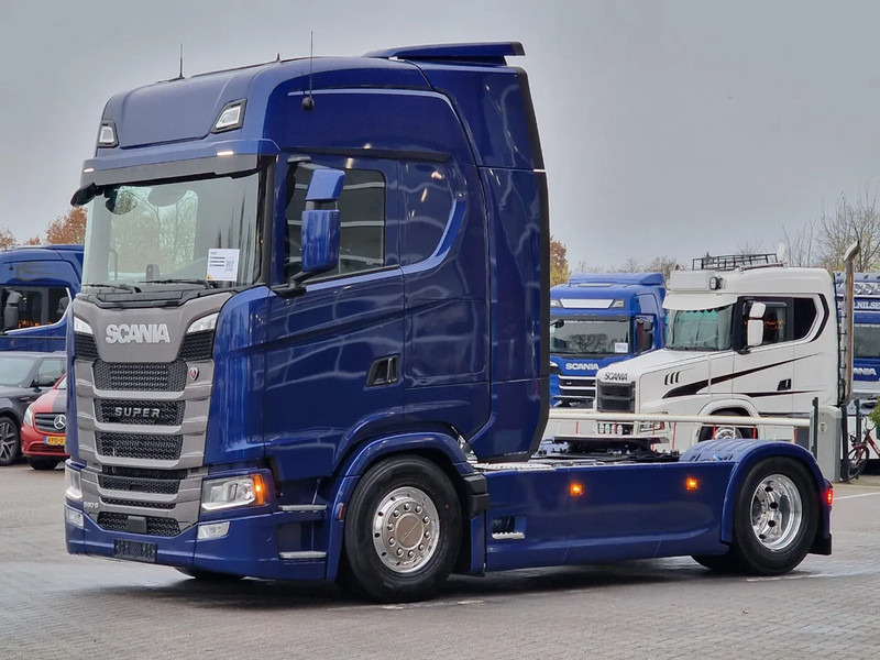Scania S560 Highline 4x2 - Full spec - Retader - Night clima - Full air - Facelift - 2x tank - Trekker: afbeelding 3 Scania S560 Highline 4x2 - Full spec - Retader - Night clima - Full air - Facelift - 2x tank - Trekker: afbeelding 3