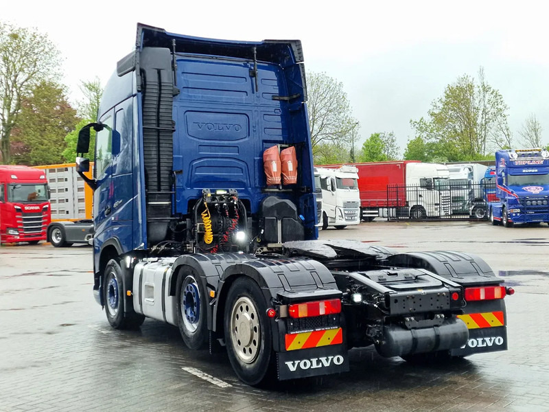 Volvo FH 13.460 Globetrotter 6x2 - I Save - Navi - Fridge - Spoiler - - Trekker: afbeelding 5 Volvo FH 13.460 Globetrotter 6x2 - I Save - Navi - Fridge - Spoiler - - Trekker: afbeelding 5