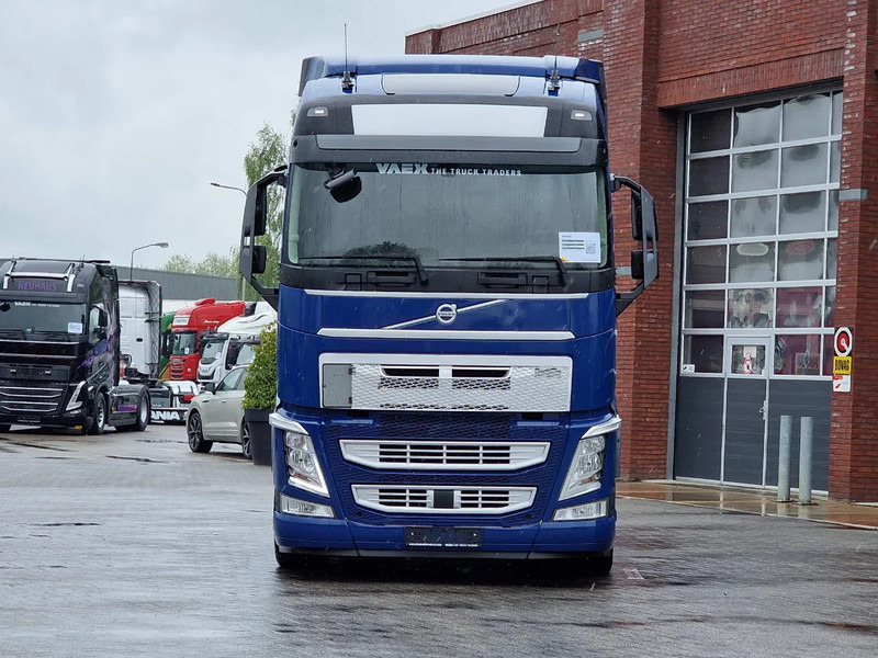 Volvo FH 13.460 Globetrotter 6x2 - I Save - Navi - Fridge - Spoiler - - Trekker: afbeelding 2 Volvo FH 13.460 Globetrotter 6x2 - I Save - Navi - Fridge - Spoiler - - Trekker: afbeelding 2