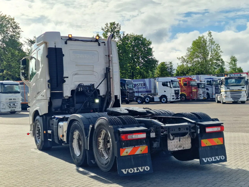 Volvo FH 13.500 6x2 - Retarder - Full air - 3.20 WB - Leather - Trekker: afbeelding 5 Volvo FH 13.500 6x2 - Retarder - Full air - 3.20 WB - Leather - Trekker: afbeelding 5
