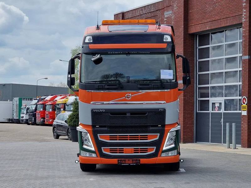 Volvo FH 13.500 6x4 - HMF 1153 K2 crane kran grua - Hydraulic - Lift axle - Euro 6 - Trekker: afbeelding 4 Volvo FH 13.500 6x4 - HMF 1153 K2 crane kran grua - Hydraulic - Lift axle - Euro 6 - Trekker: afbeelding 4