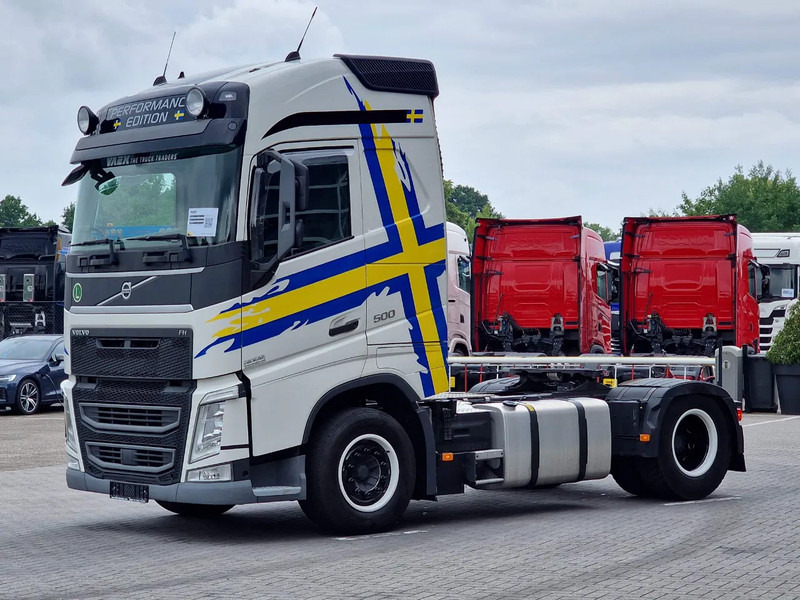 Volvo FH 13.500 Globetrotter 4x2 - I parkcool - Full air - Low KM 347Tkm - Fridge - Trekker: afbeelding 4 Volvo FH 13.500 Globetrotter 4x2 - I parkcool - Full air - Low KM 347Tkm - Fridge - Trekker: afbeelding 4