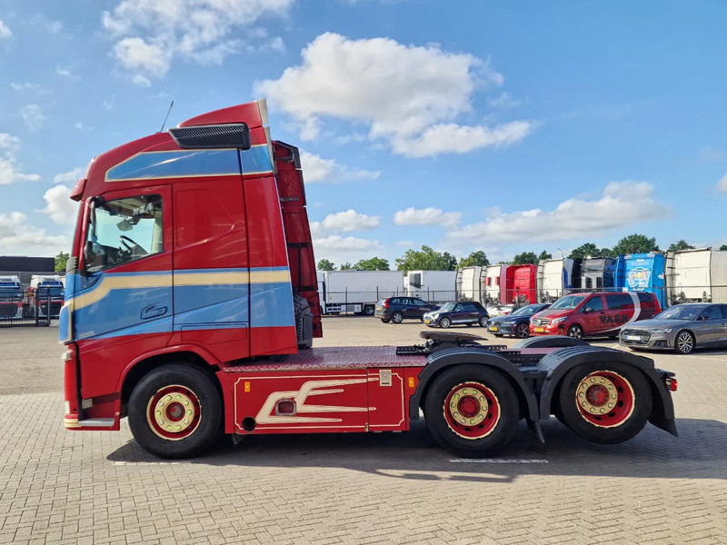 Volvo FH 13.500 Globetrotter 6x2 - PTO/Hydraulic - Full air - 3.20 WB - Navi - Trekker: afbeelding 4 Volvo FH 13.500 Globetrotter 6x2 - PTO/Hydraulic - Full air - 3.20 WB - Navi - Trekker: afbeelding 4