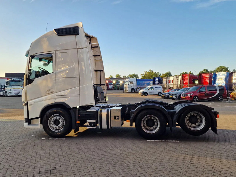 Volvo FH 13.500 Globetrotter XL 6x2 - Full air - 3.20 WB - MA VIN - Low KM - Leather - Trekker: afbeelding 4 Volvo FH 13.500 Globetrotter XL 6x2 - Full air - 3.20 WB - MA VIN - Low KM - Leather - Trekker: afbeelding 4