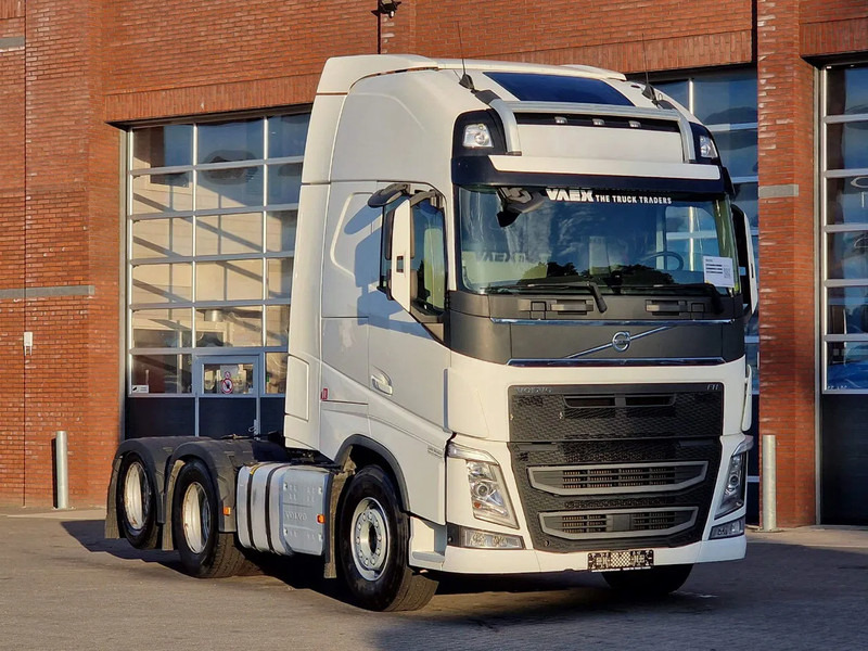 Volvo FH 13.500 Globetrotter XL 6x2 - Full air - 3.20 WB - MA VIN - Low KM - Leather - Trekker: afbeelding 1 Volvo FH 13.500 Globetrotter XL 6x2 - Full air - 3.20 WB - MA VIN - Low KM - Leather - Trekker: afbeelding 1