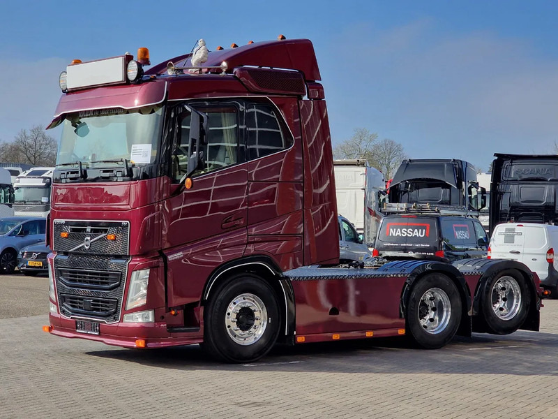 Volvo FH 13.540 Lowroof 6x2 - Show truck - Custom interior - Full air suspension - I parkcool - VEB+ - Trekker: afbeelding 3 Volvo FH 13.540 Lowroof 6x2 - Show truck - Custom interior - Full air suspension - I parkcool - VEB+ - Trekker: afbeelding 3