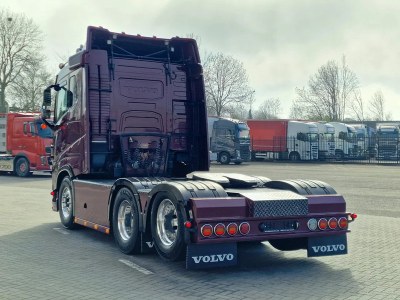 Volvo FH 13.540 Lowroof 6x2 - Show truck - Custom interior - Full air suspension - I parkcool - VEB+ - Trekker: afbeelding 5 Volvo FH 13.540 Lowroof 6x2 - Show truck - Custom interior - Full air suspension - I parkcool - VEB+ - Trekker: afbeelding 5