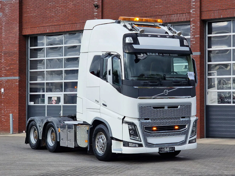 Trekker Volvo FH 16.750 Globetrotter XL 6x4 - Retarder - HUB Reduction - Low KM - Euro 5: afbeelding 1