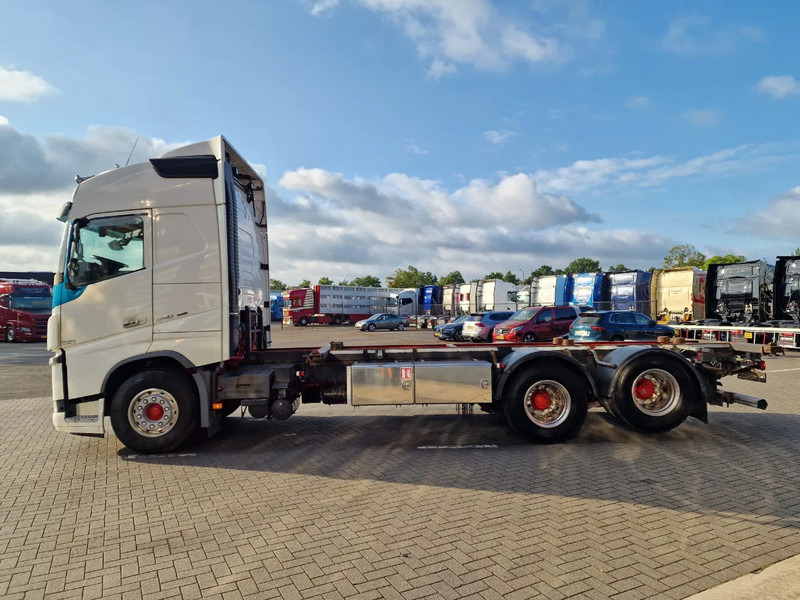 Volvo FH 13.540 Globetrotter 6x2 - BDF - 4.90 WB - Full air - VEB + - Containertransporter/ Wissellaadbak vrachtwagen: afbeelding 4 Volvo FH 13.540 Globetrotter 6x2 - BDF - 4.90 WB - Full air - VEB + - Containertransporter/ Wissellaadbak vrachtwagen: afbeelding 4