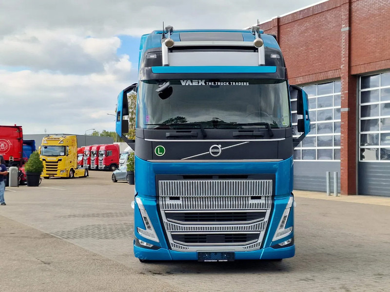 Volvo FH 500 4x2XL Cartransporter "Blyss" Low Kilometer!, in new condition! - Autovrachtwagen vrachtwagen: afbeelding 3 Volvo FH 500 4x2XL Cartransporter "Blyss" Low Kilometer!, in new condition! - Autovrachtwagen vrachtwagen: afbeelding 3