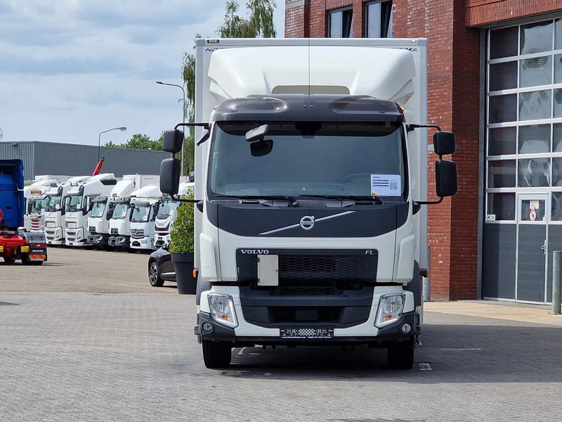 Volvo FL 250 Closed box - Loadlift - Automatic gearbox - Camera - Bakwagen: afbeelding 2 Volvo FL 250 Closed box - Loadlift - Automatic gearbox - Camera - Bakwagen: afbeelding 2