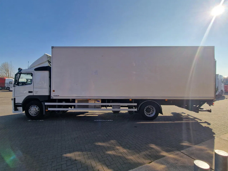 Volvo FM 330 4x2 - Carrier MT 18 Frigo - Loadlift - Full air - Sleepercab - Koelwagen vrachtwagen: afbeelding 4 Volvo FM 330 4x2 - Carrier MT 18 Frigo - Loadlift - Full air - Sleepercab - Koelwagen vrachtwagen: afbeelding 4