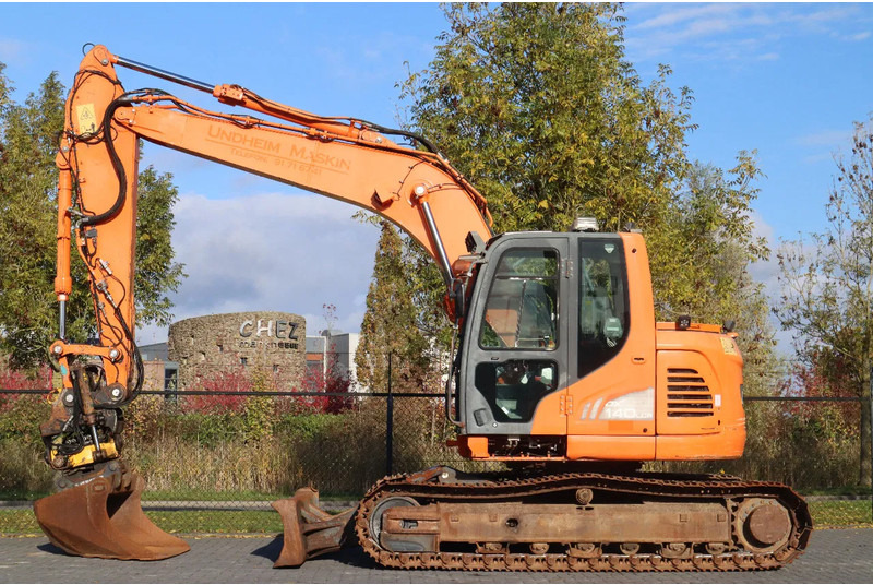 Doosan DX140LCR-3 | DX 140 LCR-3 | TILT ROTATOR | BUCKET | DOZERBLADE - Rupsgraafmachine: afbeelding 1 Doosan DX140LCR-3 | DX 140 LCR-3 | TILT ROTATOR | BUCKET | DOZERBLADE - Rupsgraafmachine: afbeelding 1
