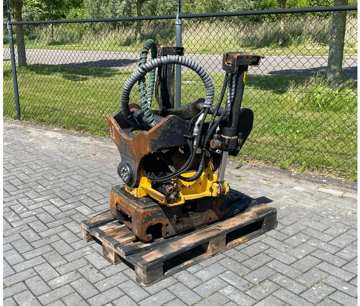 Engcon S70 | TILT ROTATOR | ROTOTILT - Draaikantelstuk voor Bouwmachine: afbeelding 1 Engcon S70 | TILT ROTATOR | ROTOTILT - Draaikantelstuk voor Bouwmachine: afbeelding 1