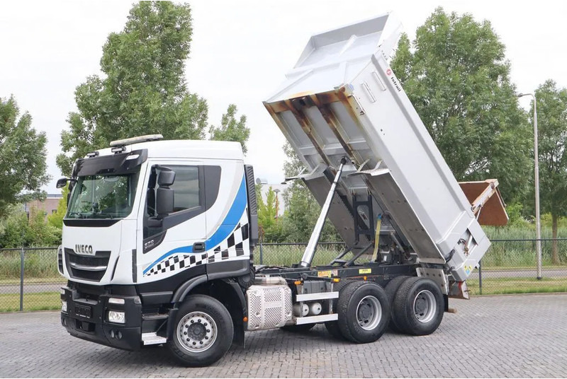 Iveco Stralis X-WAY 570 6X4 FULL STEEL BIG AXLES RETARDER EURO 6 - Kipper vrachtwagen: afbeelding 1 Iveco Stralis X-WAY 570 6X4 FULL STEEL BIG AXLES RETARDER EURO 6 - Kipper vrachtwagen: afbeelding 1