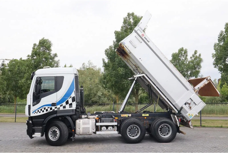 Iveco Stralis X-WAY 570 6X4 FULL STEEL BIG AXLES RETARDER EURO 6 - Kipper vrachtwagen: afbeelding 2 Iveco Stralis X-WAY 570 6X4 FULL STEEL BIG AXLES RETARDER EURO 6 - Kipper vrachtwagen: afbeelding 2