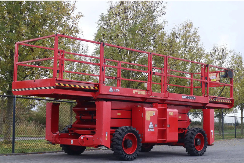 LGMG SR1023D | 12 METER | 1.100 KG - Schaarlift: afbeelding 5 LGMG SR1023D | 12 METER | 1.100 KG - Schaarlift: afbeelding 5