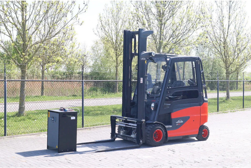 Linde E35 HL-01 | SIDESHIFT | POSITIONERS | LOW HOURS - Elektrische heftruck: afbeelding 2 Linde E35 HL-01 | SIDESHIFT | POSITIONERS | LOW HOURS - Elektrische heftruck: afbeelding 2