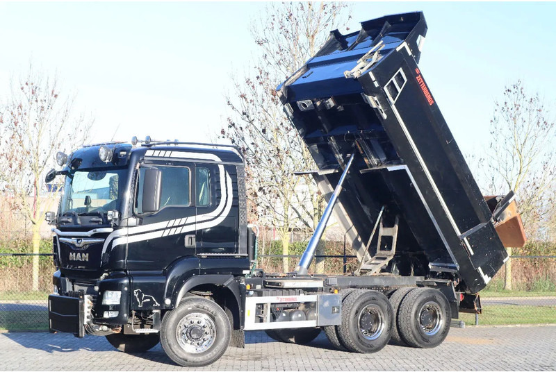 MAN TGS 26.500 | 6X6 | HYDRODRIVE | BIG AXLES | EURO 6 - Kipper vrachtwagen: afbeelding 1 MAN TGS 26.500 | 6X6 | HYDRODRIVE | BIG AXLES | EURO 6 - Kipper vrachtwagen: afbeelding 1