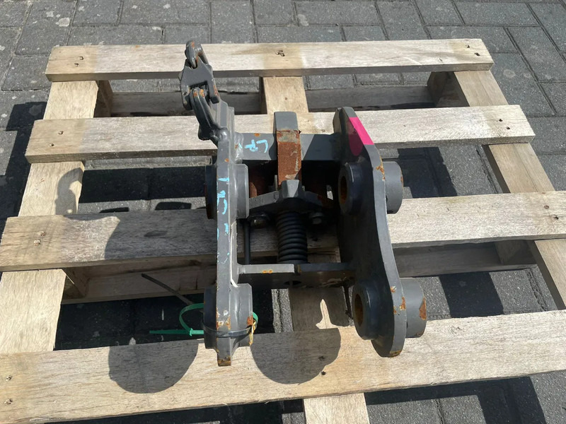 SMP S30 | HALF-AUTO QUICK COUPLER | SNELWISSEL | VOLVO EC18 - Sloopschaar voor Bouwmachine: afbeelding 4 SMP S30 | HALF-AUTO QUICK COUPLER | SNELWISSEL | VOLVO EC18 - Sloopschaar voor Bouwmachine: afbeelding 4