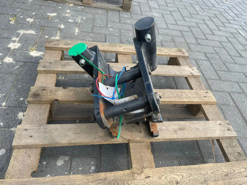 STEELWRIST TCX S30 - 180 MEC | TILT COUPLER | TILTING COUPLER | NEW / UNUSED - Draaikantelstuk voor Bouwmachine: afbeelding 5 STEELWRIST TCX S30 - 180 MEC | TILT COUPLER | TILTING COUPLER | NEW / UNUSED - Draaikantelstuk voor Bouwmachine: afbeelding 5