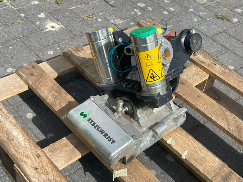 STEELWRIST TMX S30 -180HA | TILT QUICKCOUPLER | TILTING COUPLER | NEW - Draaikantelstuk voor Bouwmachine: afbeelding 3 STEELWRIST TMX S30 -180HA | TILT QUICKCOUPLER | TILTING COUPLER | NEW - Draaikantelstuk voor Bouwmachine: afbeelding 3