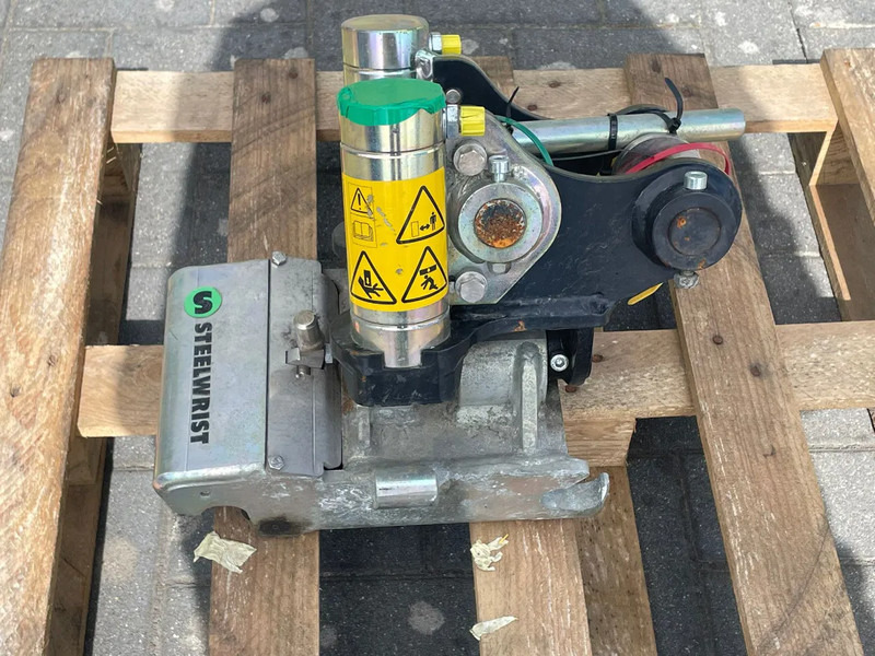 STEELWRIST TMX S30 -180HA | TILT QUICKCOUPLER | TILTING COUPLER | NEW - Draaikantelstuk voor Bouwmachine: afbeelding 2 STEELWRIST TMX S30 -180HA | TILT QUICKCOUPLER | TILTING COUPLER | NEW - Draaikantelstuk voor Bouwmachine: afbeelding 2