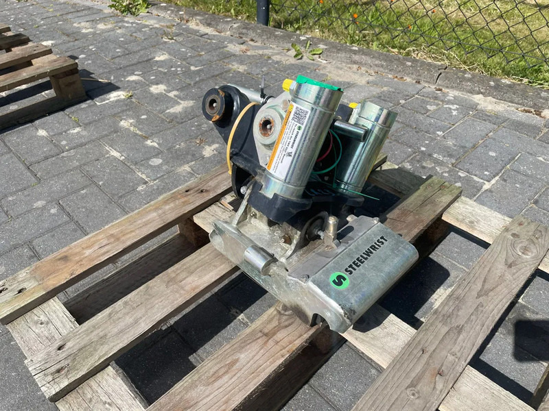 Sanderson STEELWRIST TMX S30 -180HA | TILT QUICKCOUPLER | TILTING COUPLER | NEW - Draaikantelstuk voor Bouwmachine: afbeelding 1 Sanderson STEELWRIST TMX S30 -180HA | TILT QUICKCOUPLER | TILTING COUPLER | NEW - Draaikantelstuk voor Bouwmachine: afbeelding 1