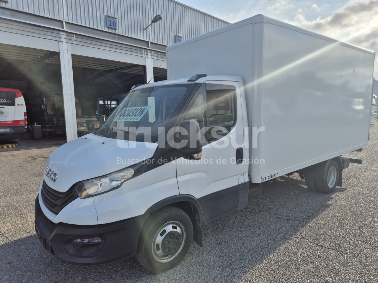 IVECO DAILY 35C16H - Bestelwagen gesloten laadbak: afbeelding 1 IVECO DAILY 35C16H - Bestelwagen gesloten laadbak: afbeelding 1
