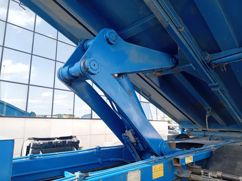 Kipper vrachtwagen Renault Kerax 410 DXI: afbeelding 12 Kipper vrachtwagen Renault Kerax 410 DXI: afbeelding 12