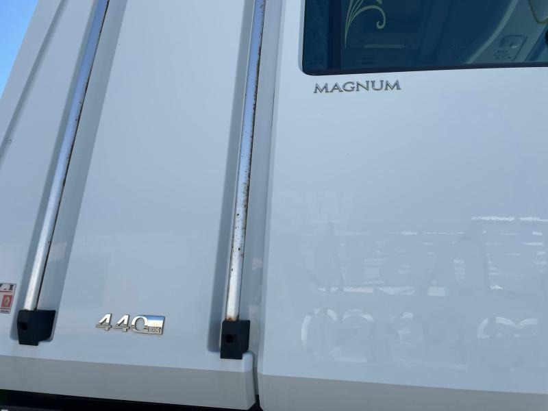 Renault Magnum 440 DXI - Vrachtwagen met open laadbak: afbeelding 5 Renault Magnum 440 DXI - Vrachtwagen met open laadbak: afbeelding 5